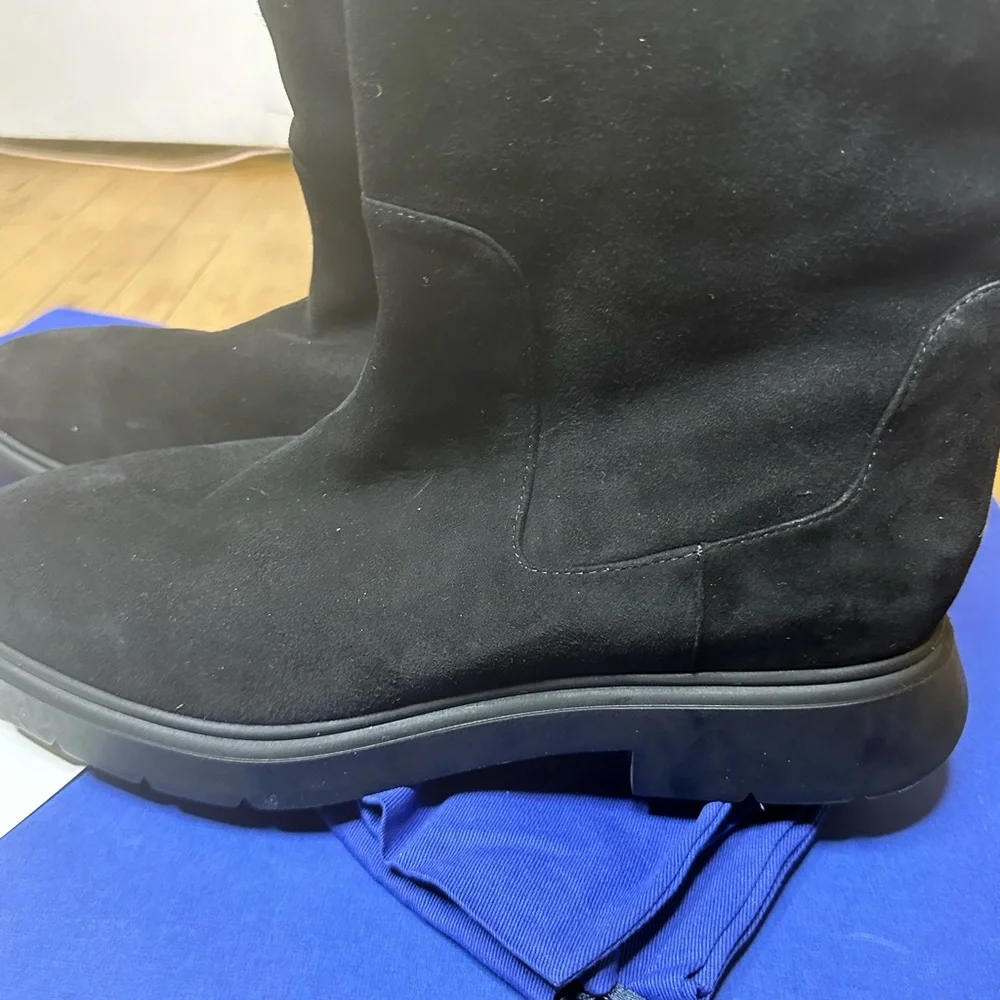 Stuart Weitzman Suede Over the Knee Boots lined in Sheared Lamb - 9.5/10
